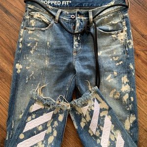 Off-White Cropped Jeans